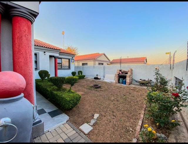 3 BEDROOM HOUSE FOR SALE IN RETHABILE GARDENS